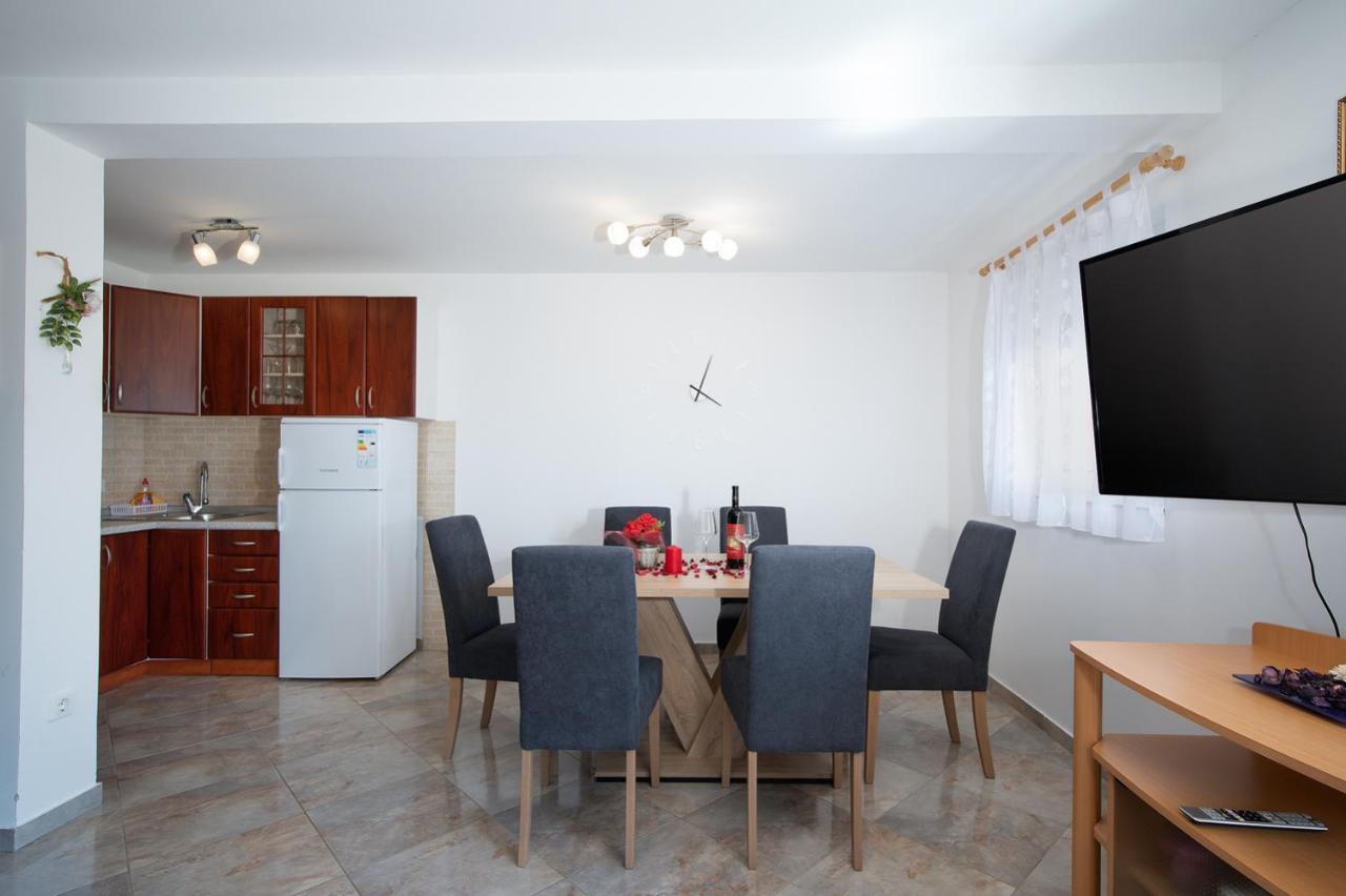 Apartament Dujmovic *
