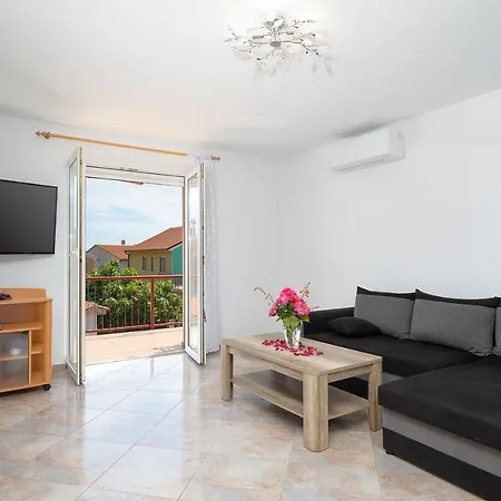 Apartmani Dujmovic Medulin Exterior photo