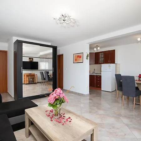 Apartmani Dujmovic Medulin Exterior photo
